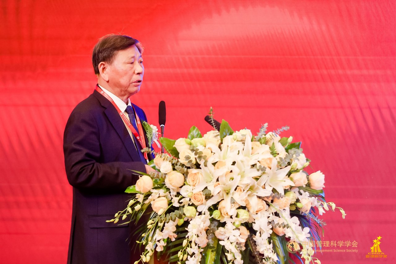 无私奉献的“金牌教练”